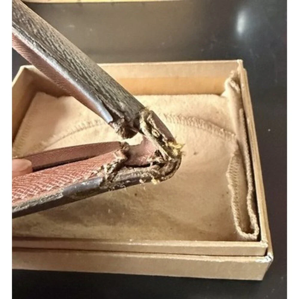 Men's Foldable Wallet LV Emblem - Damaged